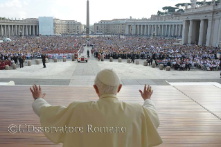 La Ultima Audiencia General presidida por el Papa Benedicto XVI 