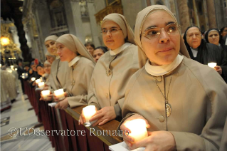 Pope: Religious evangelize by radiating light of God