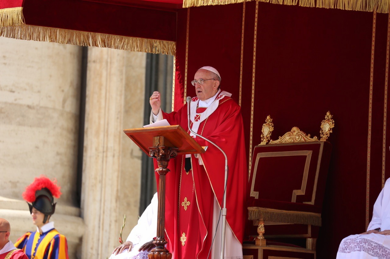 SOLENIDADE DE PENTECOSTES SANTA MISSA COM OS MOVIMENTOS ECLESIAIS