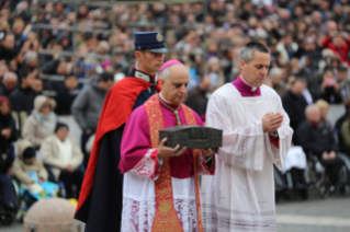  Gratitudine del Papa agli organizzatori dell'Anno della Fede. Mons. Fisichella: dodici mesi di grazia